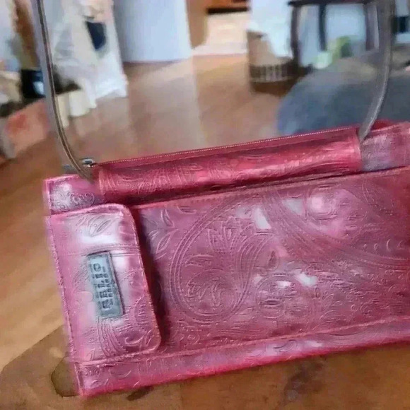 Relic crossbody tooled - Picture 3 of 4
